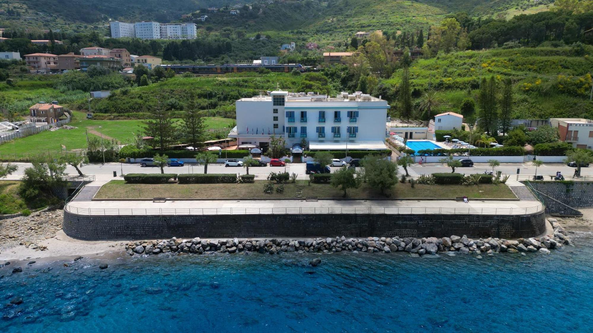 Hotel Tourist Cefalù Kültér fotó